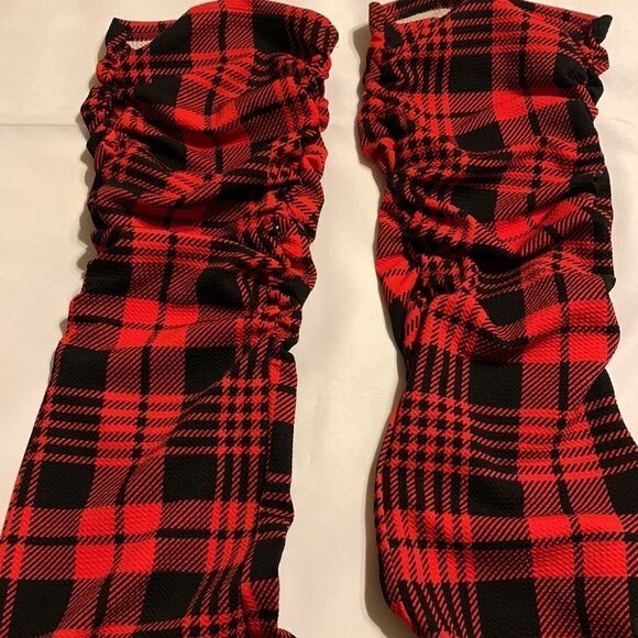 SHEIN Size 2XL red plaid pants w/leg ruching make for a look of tall/long legs - Picture 5 of 8